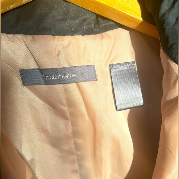 Liz Claiborne Ladies Vest, small - Picture 4 of 6